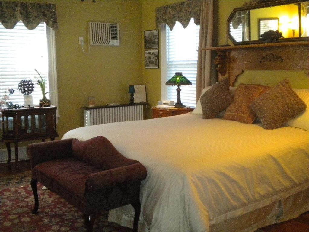 The Stirling House Waterfront Inn グリーンポート エクステリア 写真
