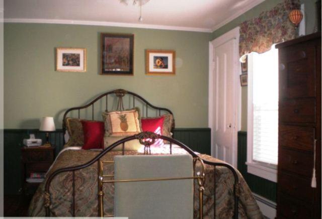 The Stirling House Waterfront Inn グリーンポート エクステリア 写真