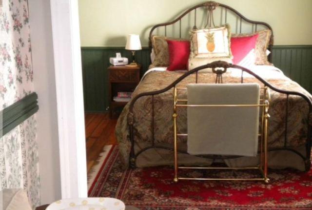 The Stirling House Waterfront Inn グリーンポート エクステリア 写真