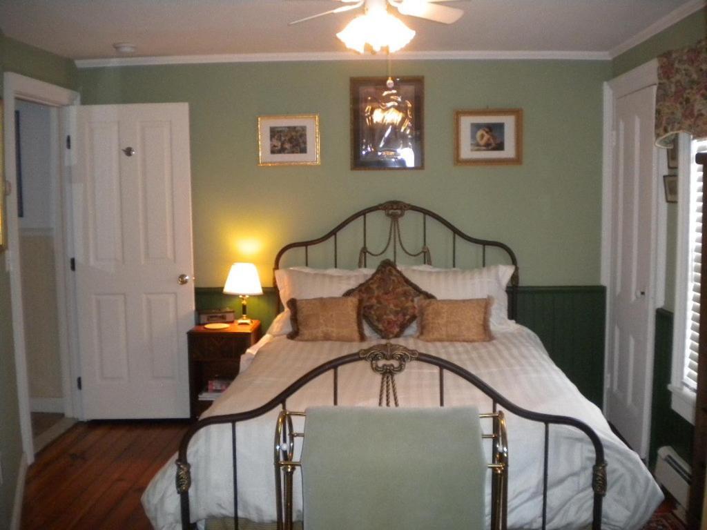 The Stirling House Waterfront Inn グリーンポート 部屋 写真