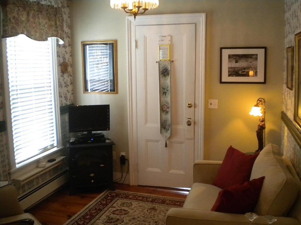 The Stirling House Waterfront Inn グリーンポート 部屋 写真