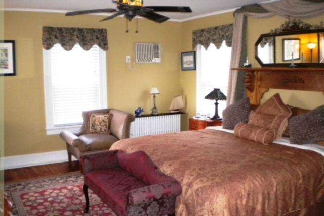 The Stirling House Waterfront Inn グリーンポート エクステリア 写真