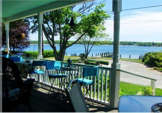 The Stirling House Waterfront Inn グリーンポート エクステリア 写真