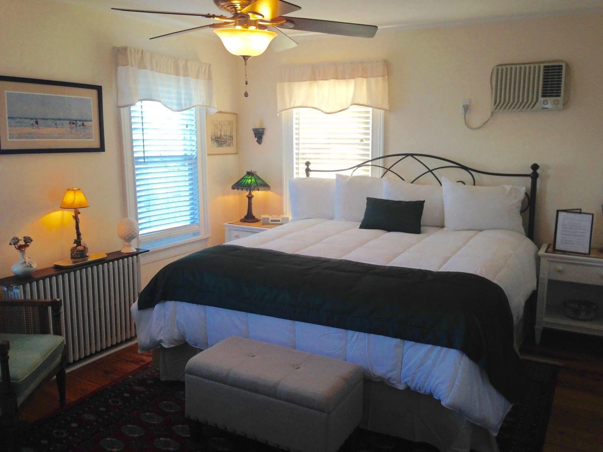 The Stirling House Waterfront Inn グリーンポート エクステリア 写真